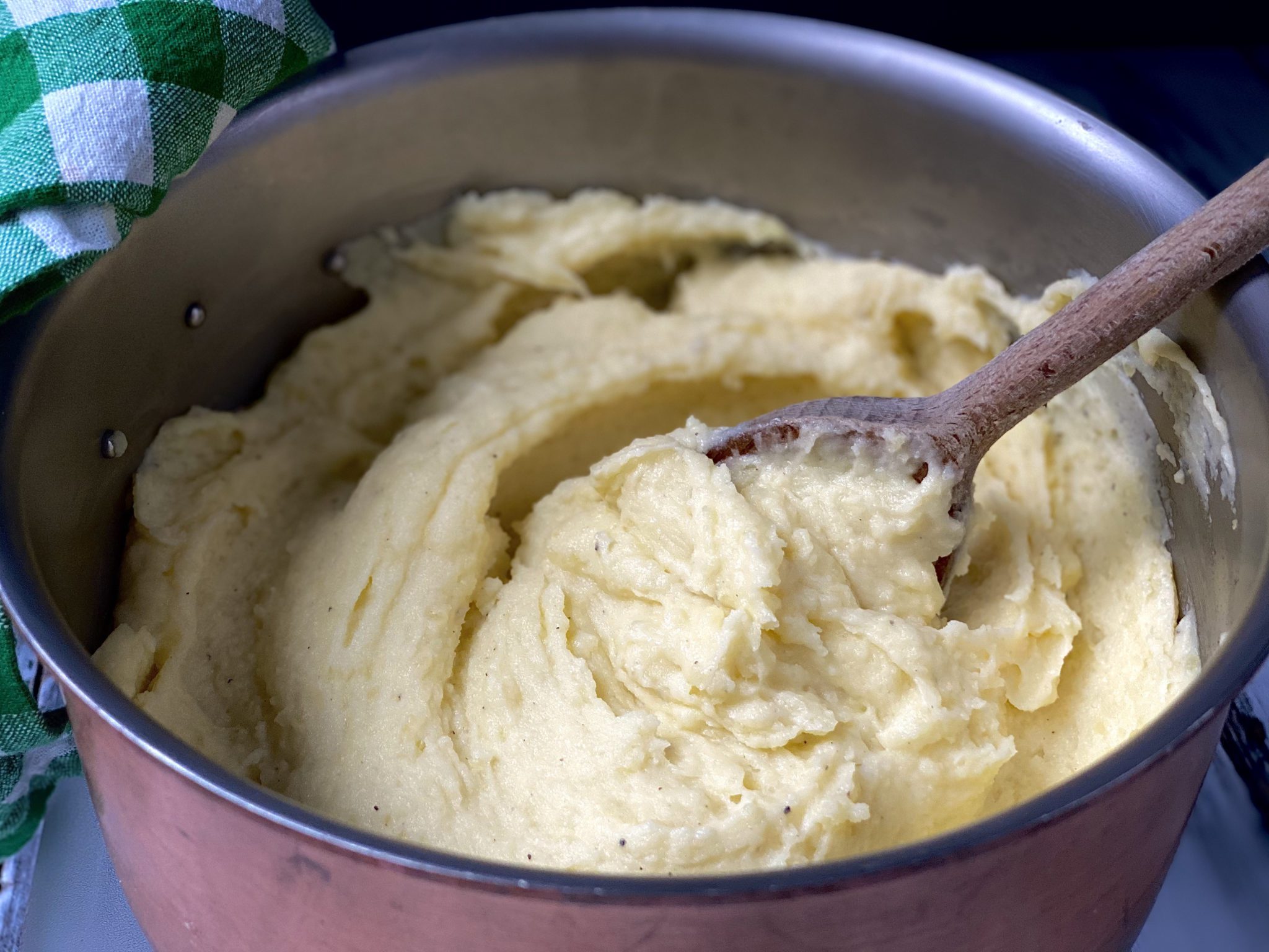 Creamy Mashed Potatoes - Alton Brown