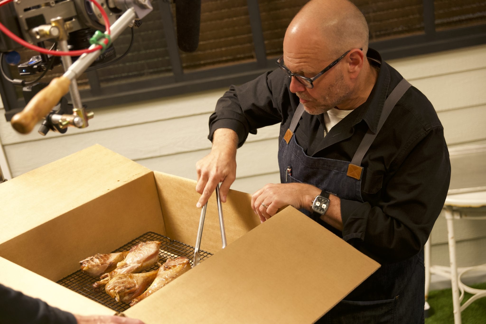 How to Build Alton Brown’s Cardboard Box Smoker Alton Brown