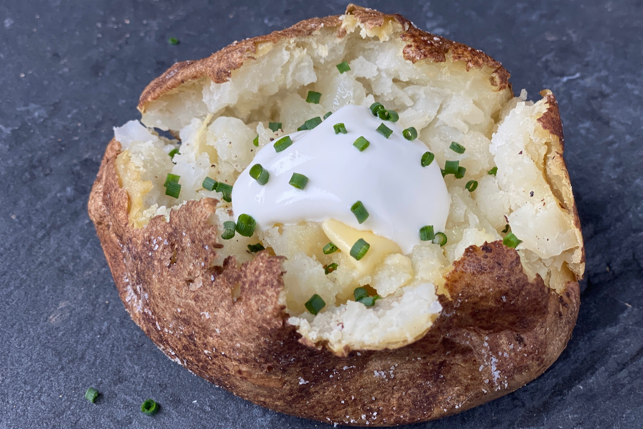 The Perfect Baked Potato Recipe - Alphafoodie